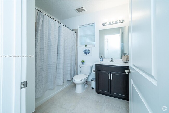 Building Photo - 4230 Rosa Dr Rental