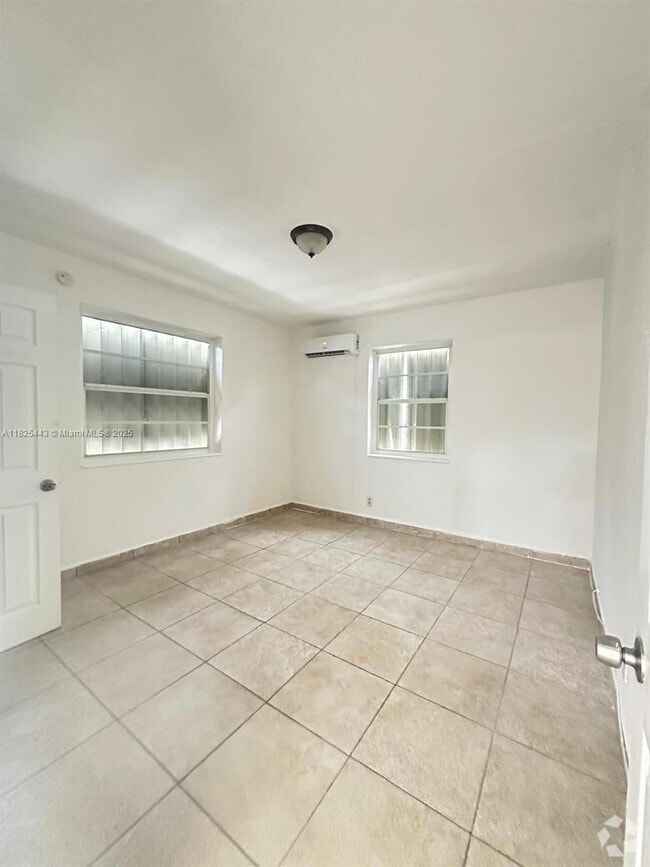 Building Photo - 3452 SW 7th St Unit A Rental