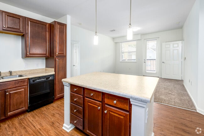 2BR, 1BA - 972SF - Kitchen
