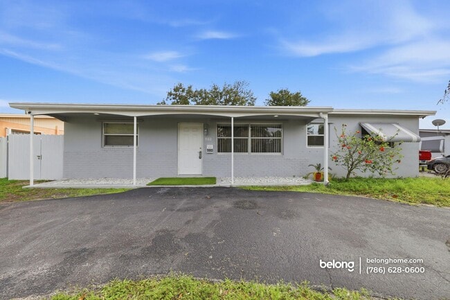 Building Photo - 980 NW 200th Terrace