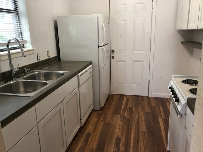 Photo - 429 N Wilhite