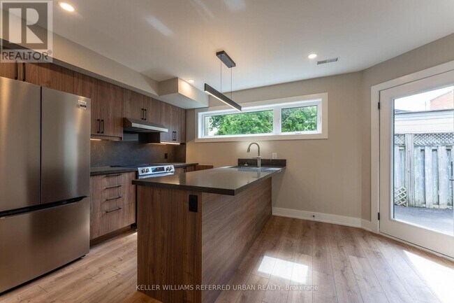 Photo - 352 Jones Ave