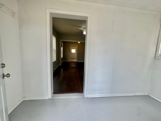 1000 N Tabor Ave