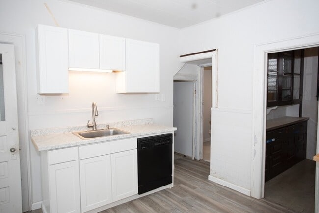 Photo - 124 Grote St