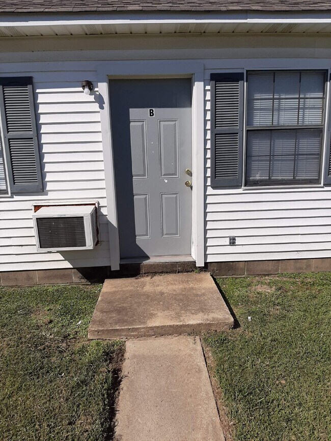 Photo - Cozy 2 Bedroom Apartment in Bono, AR with ... Unit Apt B