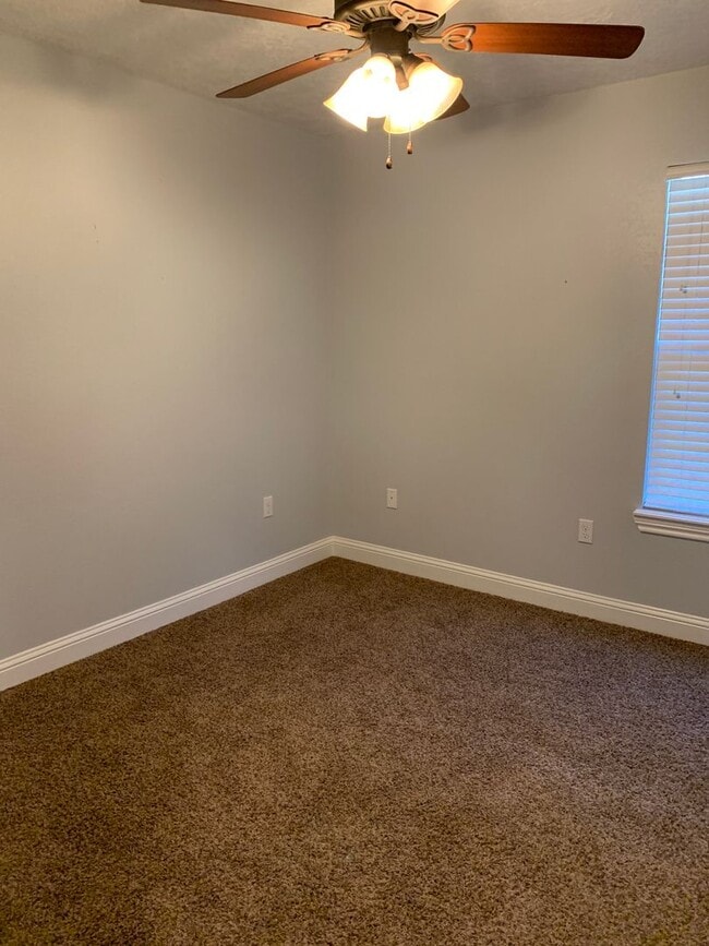 Photo - 2225 Jadyn Ln