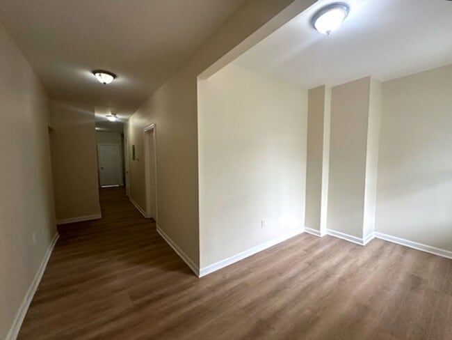 Photo - 532 Livingston St Unit Apt 1