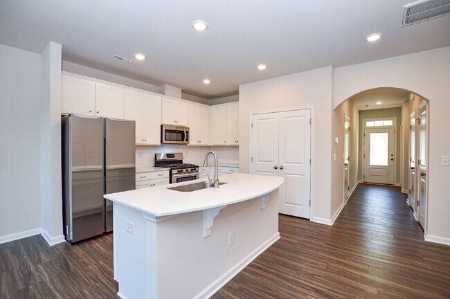 Easy Tega Cay Living in a Thoughtfully Updated Townhome