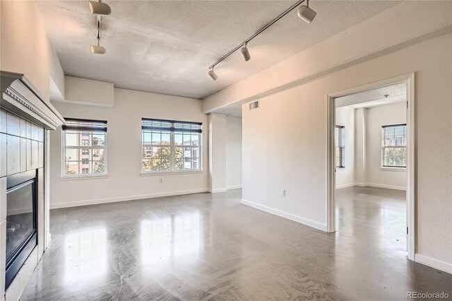 Photo - 1780 N Washington St Unit 305