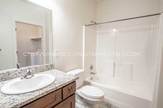 Photo - 1955 N 550 W Unidad 102