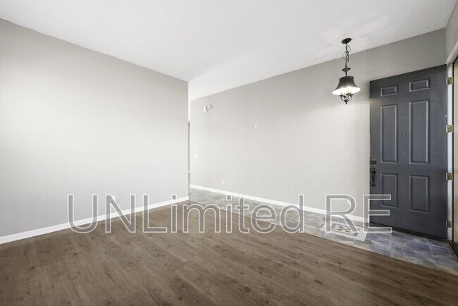 Photo - 4795 Edgemont Rd