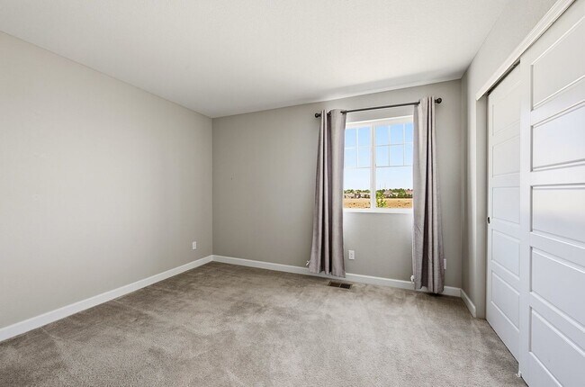 Photo - 4988 S Wenatchee Cir