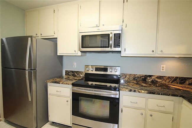 Photo - 390-301 301 Blvd W