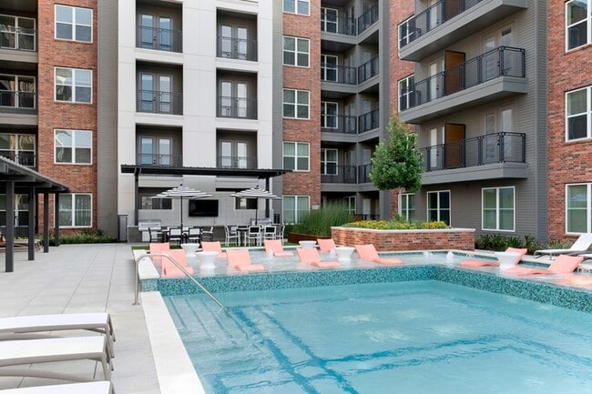 Soak up the Sunshine in the Pool Courtyard - Modera Washington