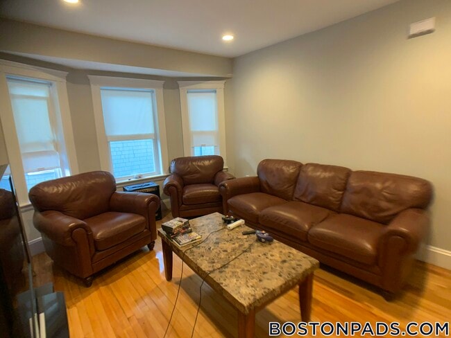 Building Photo - 56 Frederick Ave Rental