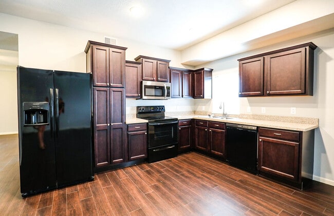 Building Photo - 509 E Madison St Unit B