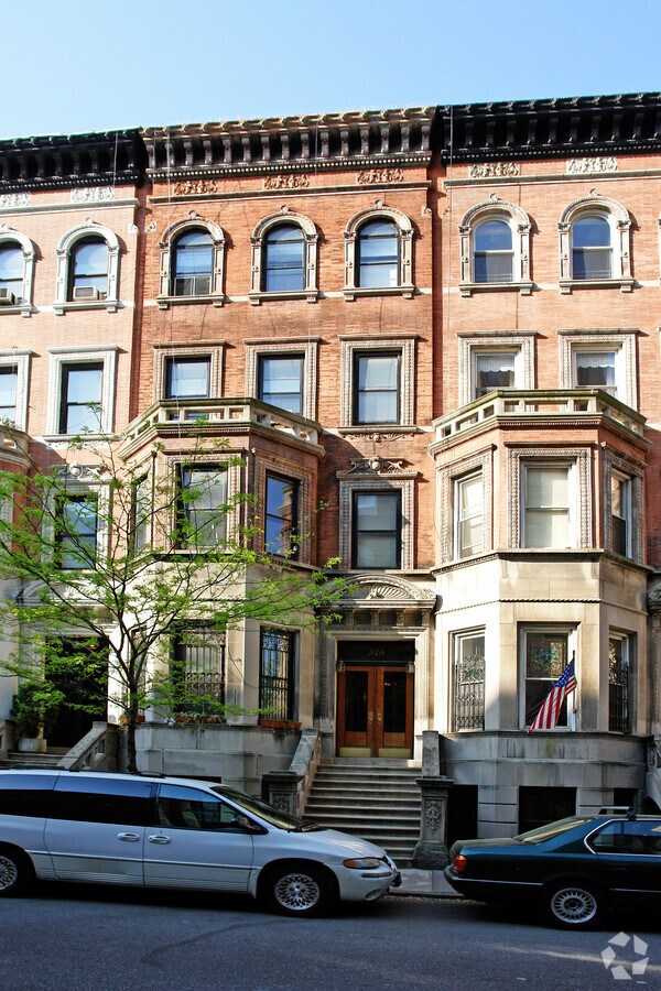 Photo - 328 W 89th St