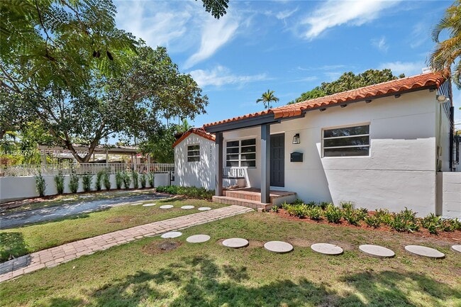 Photo - 2327 SW 22nd Terrace