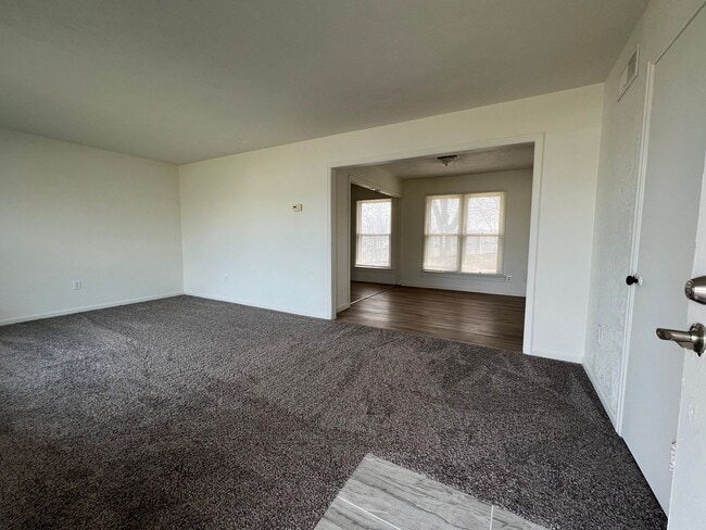 Photo - 1120 NW Carroll Dr