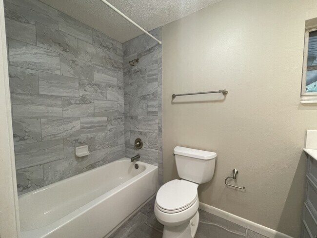 Photo - 18109 Crawley Rd