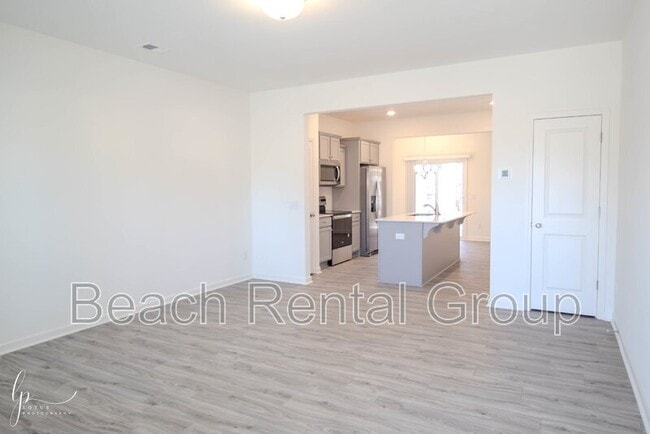 Photo - 172 Crescent Wy