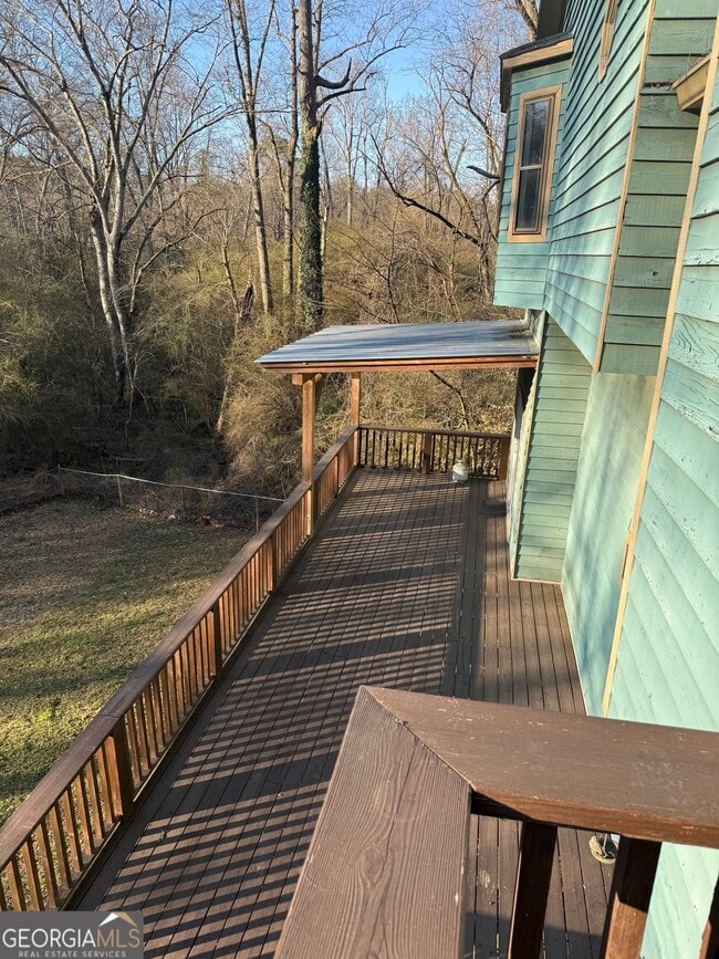 Photo - 82 Geraldine Dr SE