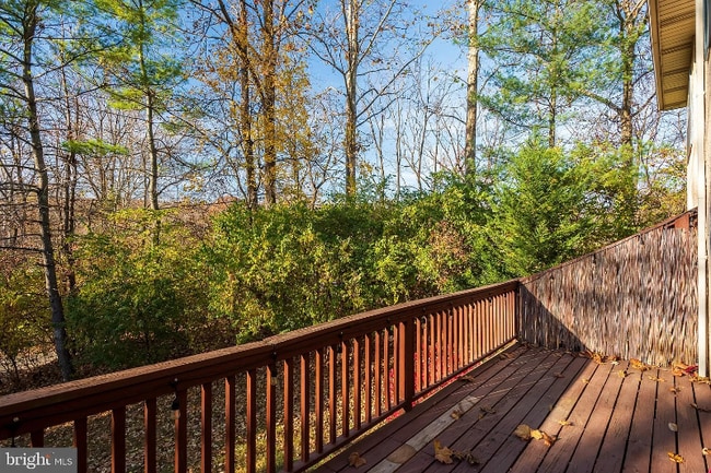 Photo - 60 Iroquois Ct