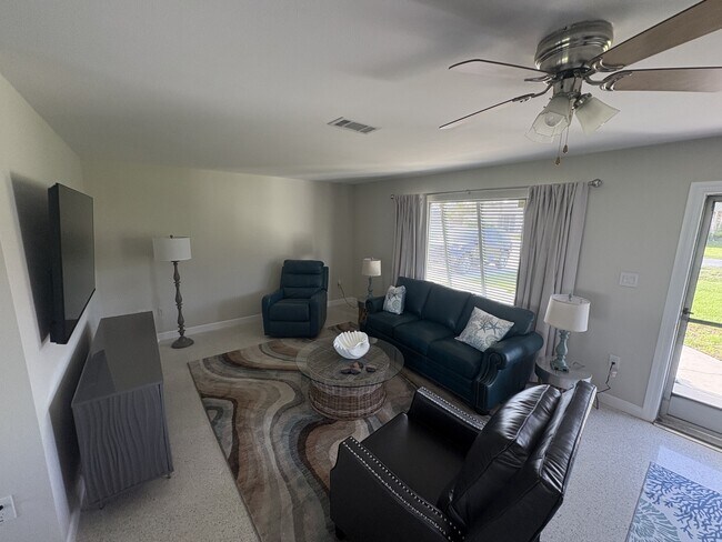 Photo - 108 Charles Dr