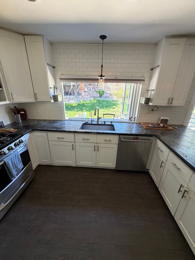 Photo - Beautiful 3 bed / 2.5 bath / 2021 sqft Single Family Home in Oceanside with Massive Backyard- Ava...