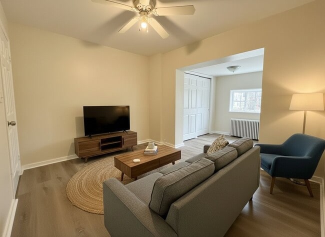 Building Photo - 7104 N Broad St Unit 1