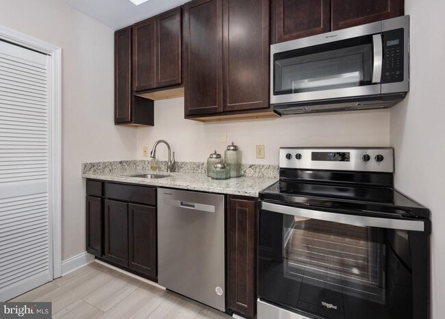 Photo - 620 Kenmore Ave Unidad 1