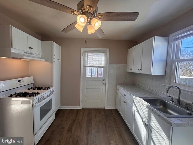 Photo - 340 Edgewood Rd