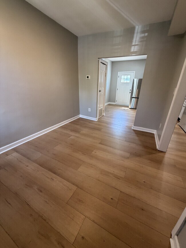 Photo - 740 Hobart Pl NW