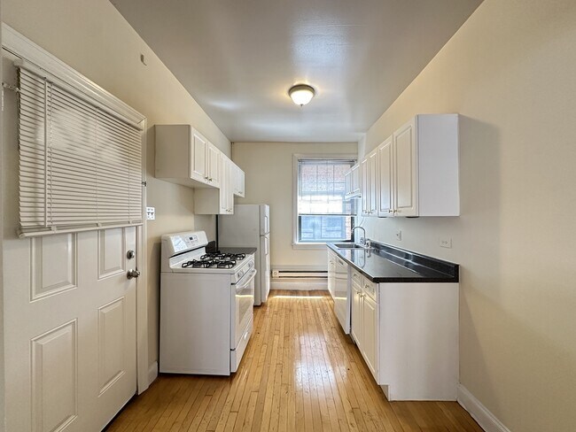 Photo - 1318 Oak Ave Unit J2