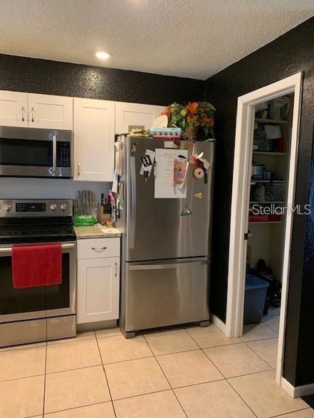 Photo - 6048 Merril St