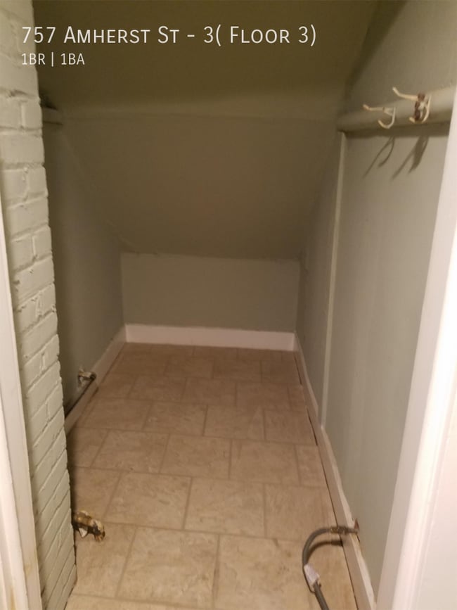 Photo - 757 Amherst St Unit 3( Floor 3)