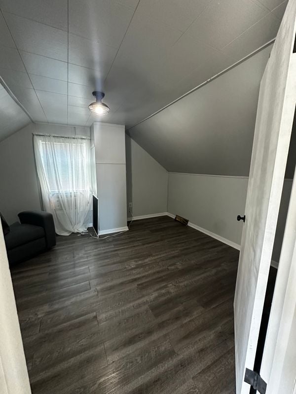 Photo - 1502 Lake St