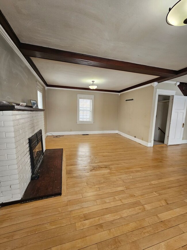 Photo - 4 BED | 2.5 BATH | SPACIOUS HOME | WEST