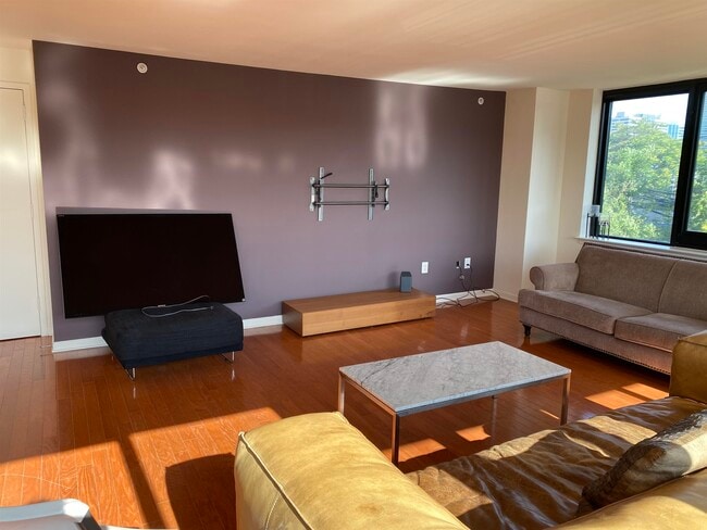 Photo - 700 Grove St Unit 4F