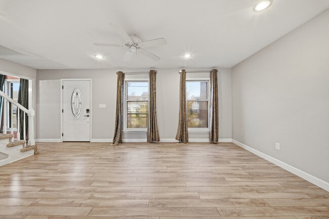 Photo - 1429 Birch Leaf Rd