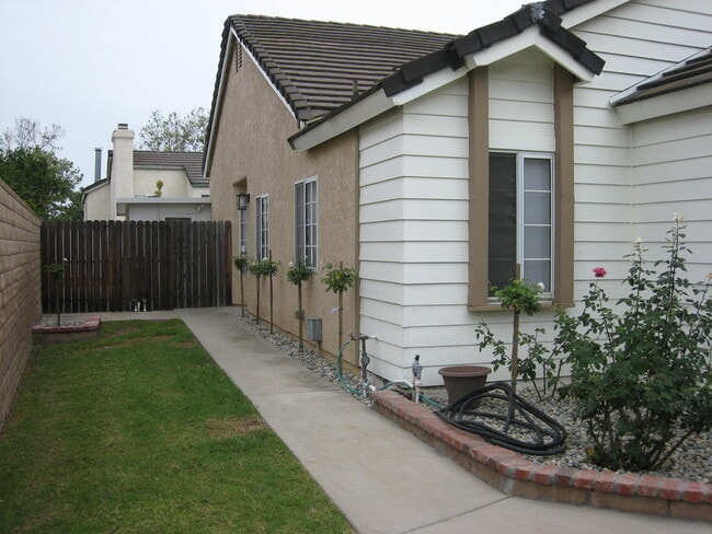 Photo - 2616 Cimmaron Ave
