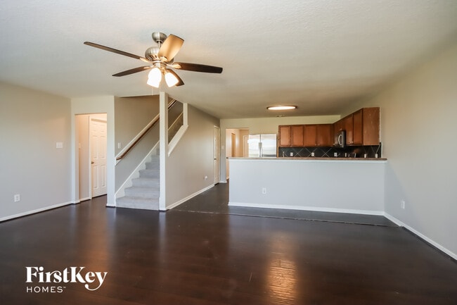 Photo - 5619 Cinnamon Lake Dr