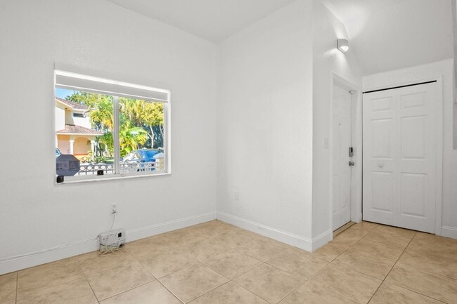 Photo - Prime Hialeah Location Spacious Home Close to Everything