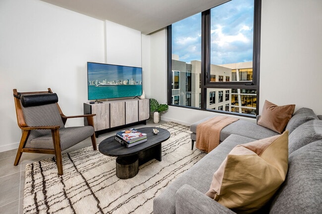 Photo - 286 NW 29th St Unidad 05301