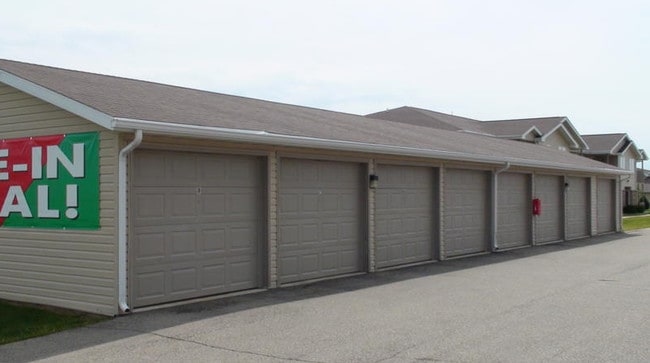 Garajes - Gateway Estates Apartments