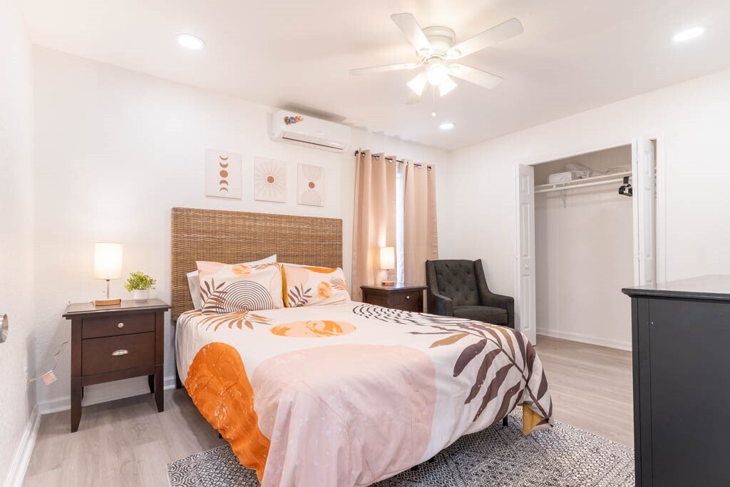 Photo - 1516 Avenue K