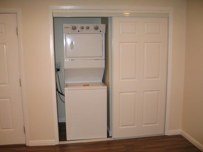 Photo - 5700 S 900 E Unidad #3