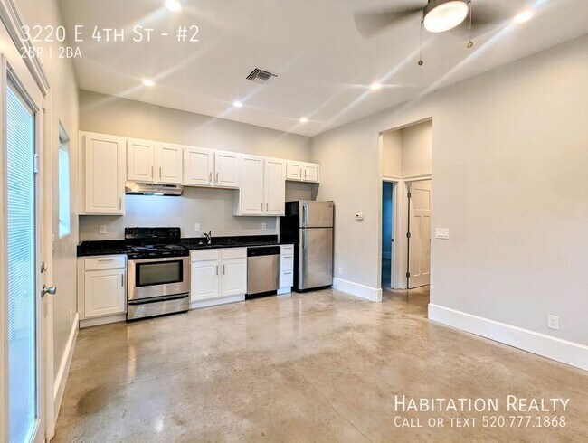 Photo - 3220 E 4th St