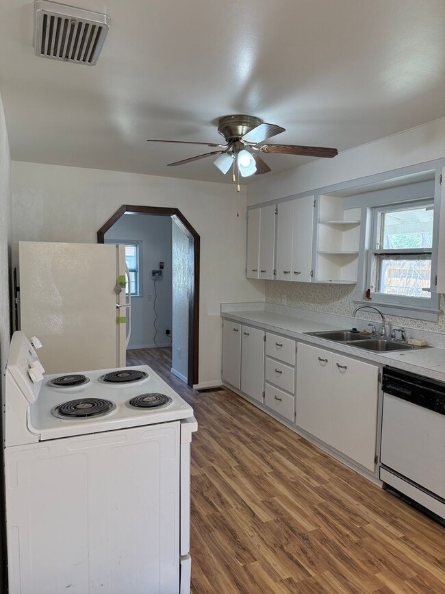 Photo - 2 bed 1 bath on Montezuma