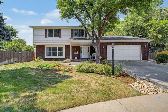 Building Photo - "Spacious 4-Bedroom Oasis with 4 Full Baths in Prime Englewood Location – 3306 Sq. Ft. of Comfort...